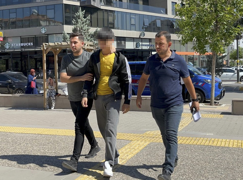 Aksaray'da 14 yaşındaki çocuk ağabeyini bıçaklayarak öldürdü