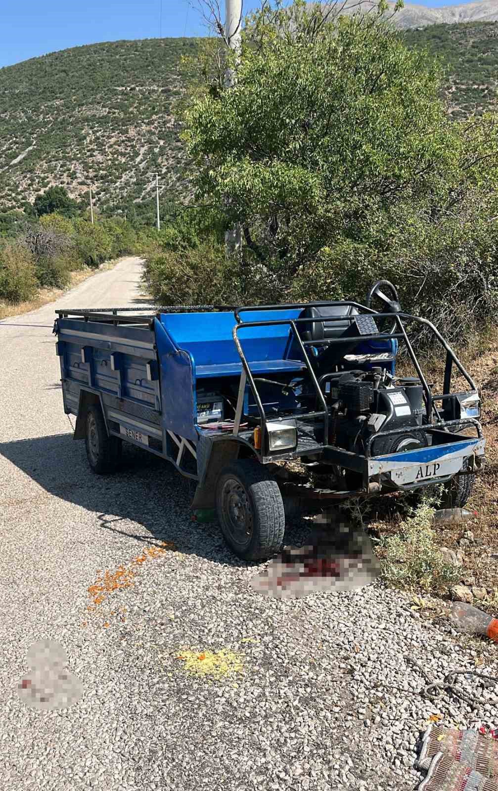 Devrilen patpatın altında kalan 19 yaşındaki genç hayatını kaybetti