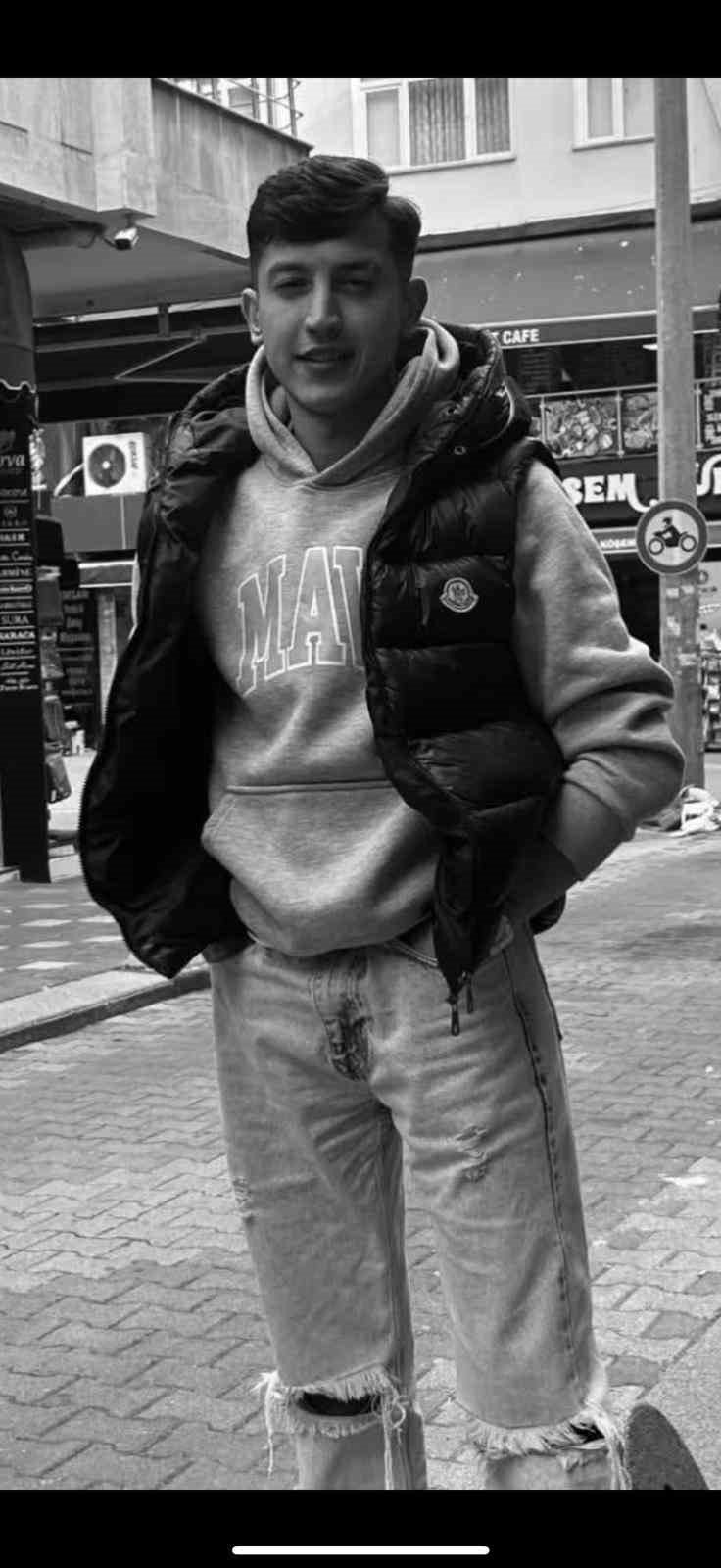 21 yaşındaki genç bıçaklanarak öldürüldü