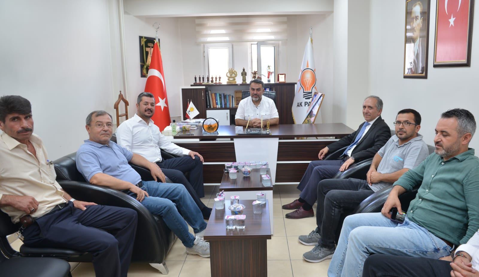 Yunus Çelik'ten siyasi partilere anlamlı ziyaret