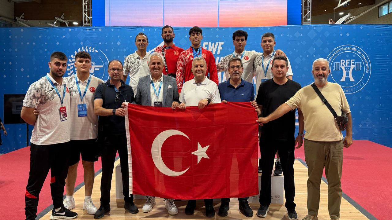 Selçuklu Belediyespor'dan halterde 6 madalya