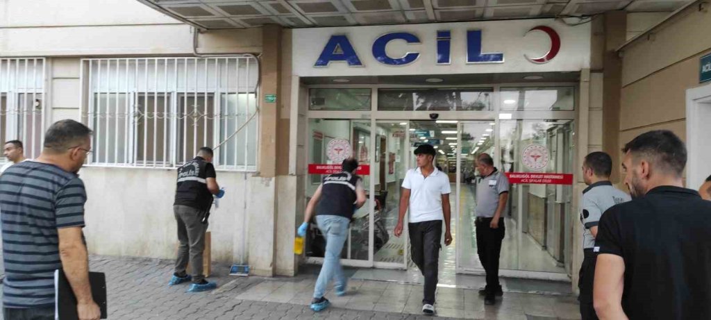 Yine sağlıkta şiddet!  Acil doktoru ve güvenlik görevlisine bıçaklı saldırı