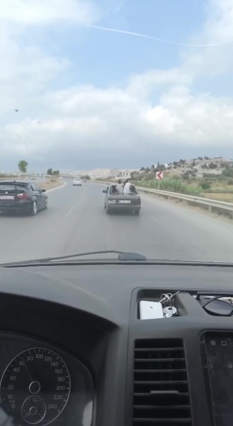Arka camı olmayan TOFAŞ'la ölümüne yolculuk (TIKLA-İZLE)