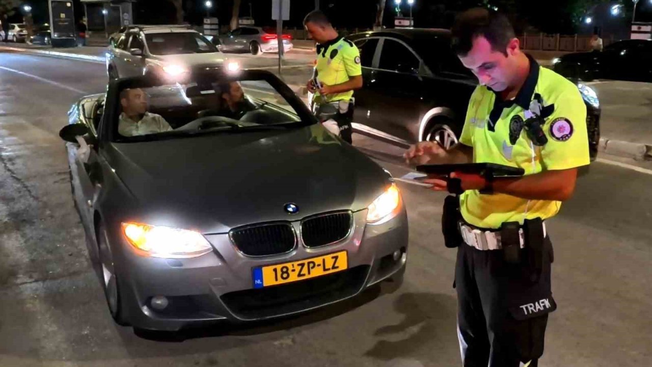 Direksiyon başında alkollü yakalandı, "Ehliyetimi alamazsın" dedi