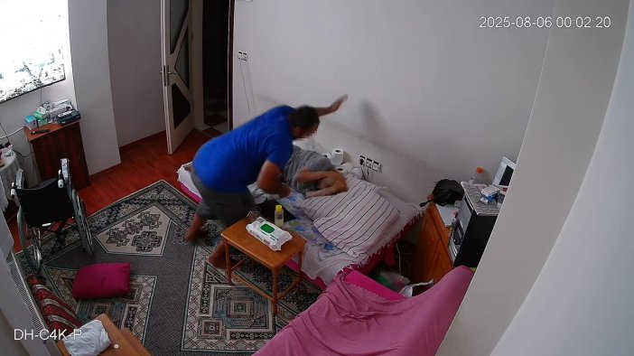 Denizli’de evlat vahşeti: Genç doktor 2 saat dövdüğü yatalak annesini komaya soktu