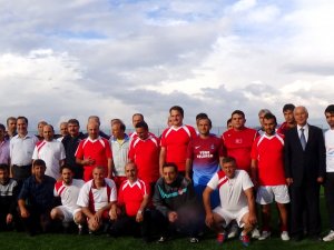 Seydişehir'de Spor Salonu Ve Sentetik Çim Futbol Sahası Hizmete Girdi