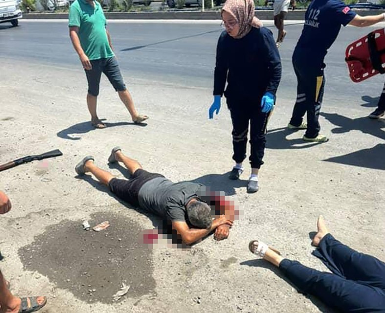 Yol kenarında kadın arkadaşını öldürüp intihara teşebbüs etti! işte o anlar...