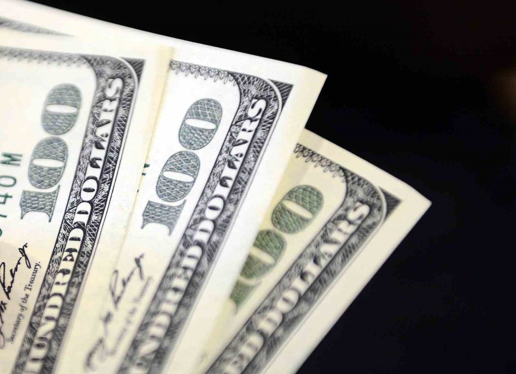 Dolar rekor üzerine rekor kırıyor