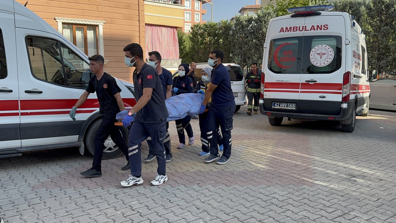 Konya'da kötü koku ihbarına giden ekipler ev sahibini ölü halde buldu