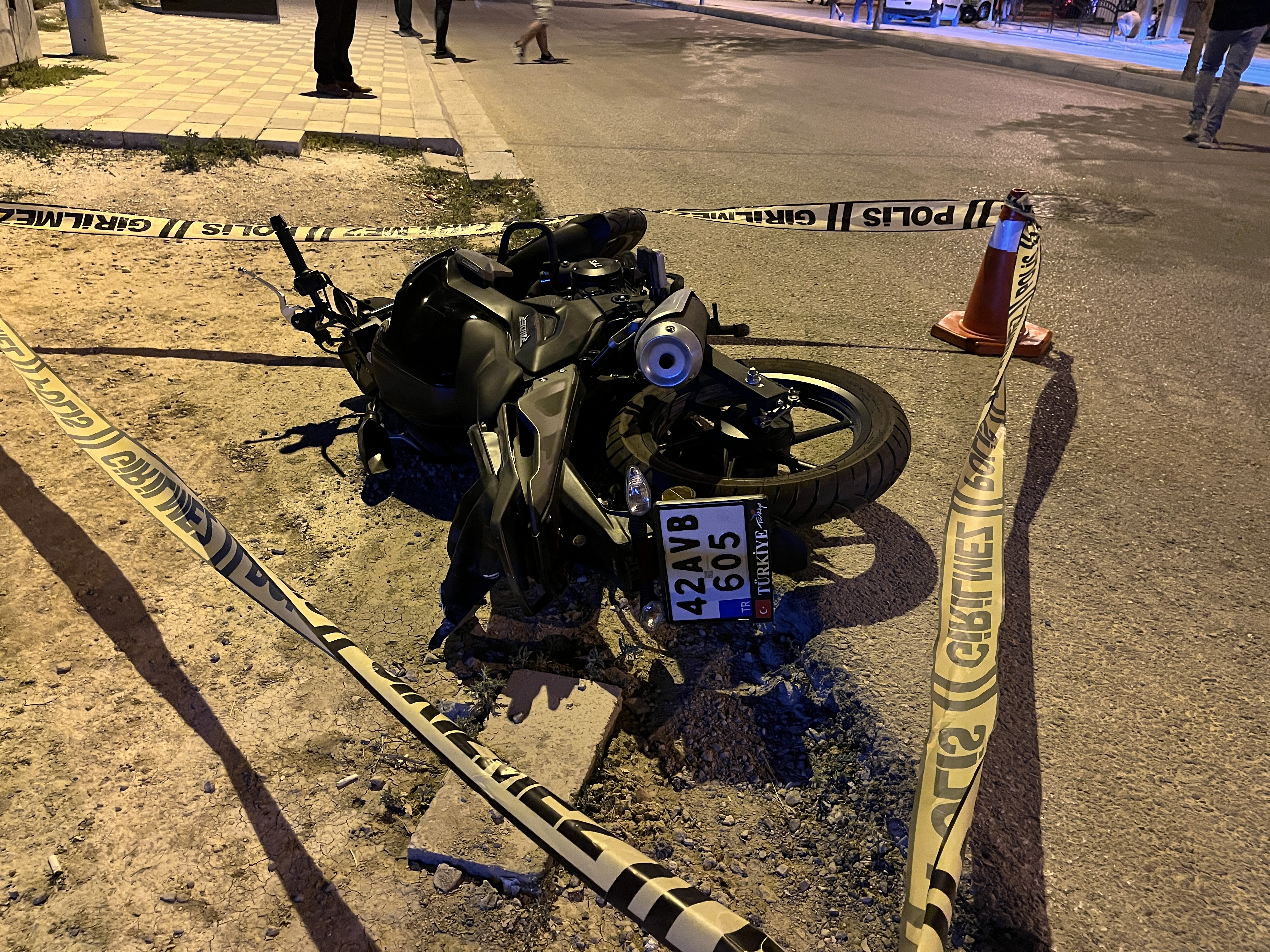 Konya'da ters yönde ilerleyen araç motosiklete çarptı!