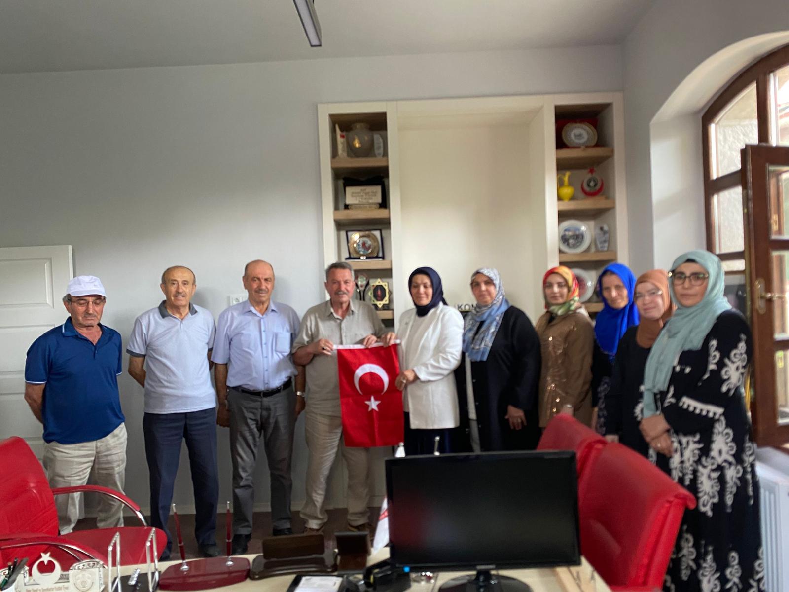 YRP Konya İl Kadın Kolları'ndan şehit aileleri ziyareti