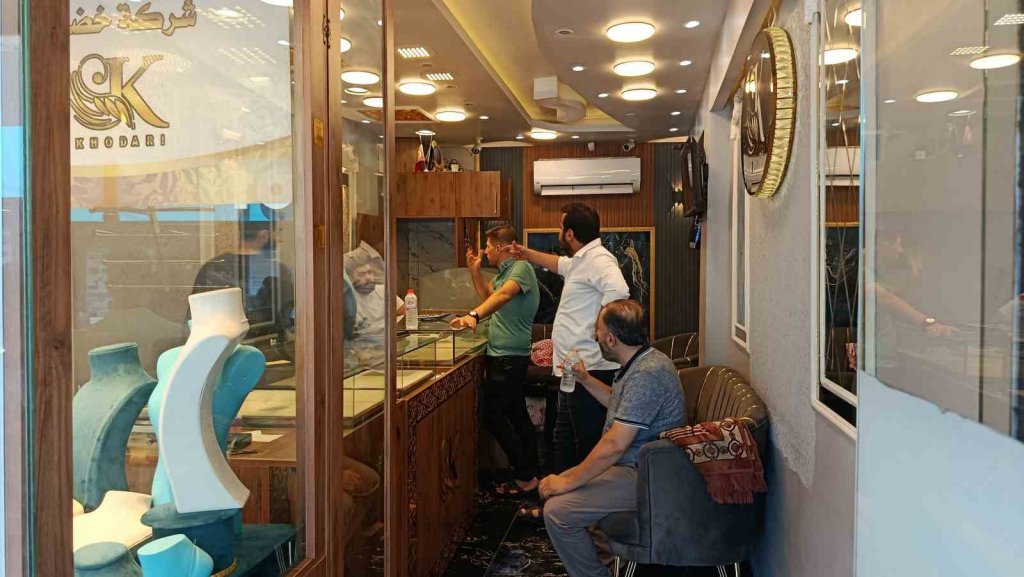 Kanlı kuyumcu soygunu: 2 kişiyi vurup 1 kilo altın çaldılar