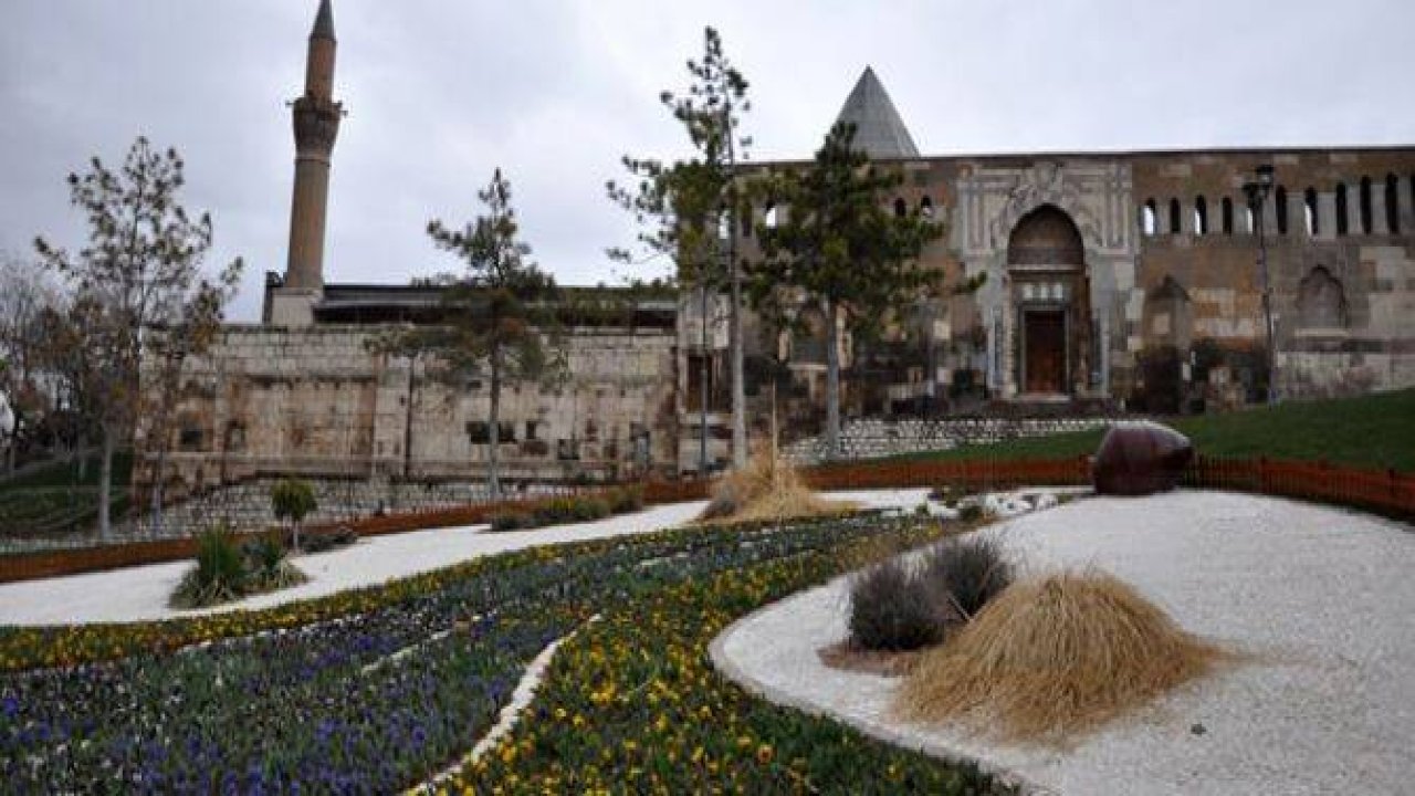 Alaaddin Camisi'nin Restorasyonuna Başlanıyor