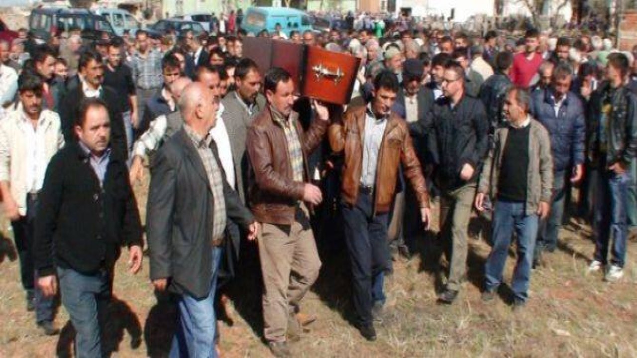 Aksaray'daki 3 kardeşin cenazesi toprağa verildi