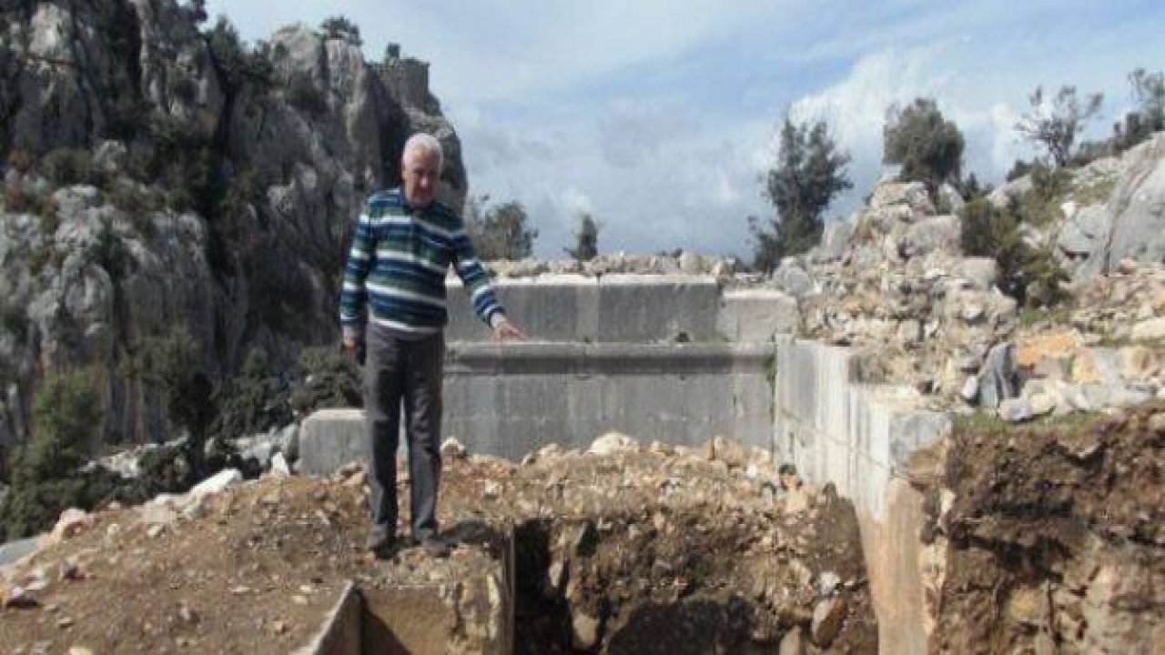 İnsan cesedi görünümlü esrarengiz kale