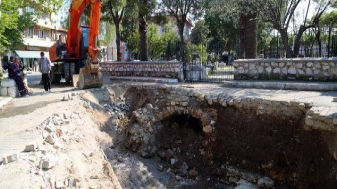 Kanalizasyon kazarken tarih çıktı!