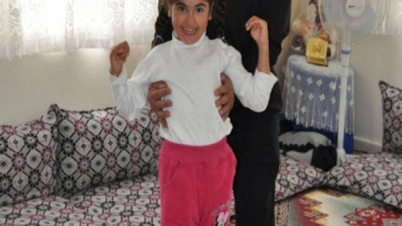 Öğretmenin azmi engelli çocuğu yürüttü