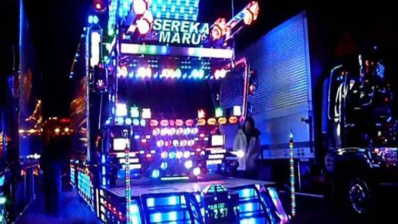 Işıldayan Modifiyeli Kamyonlar!