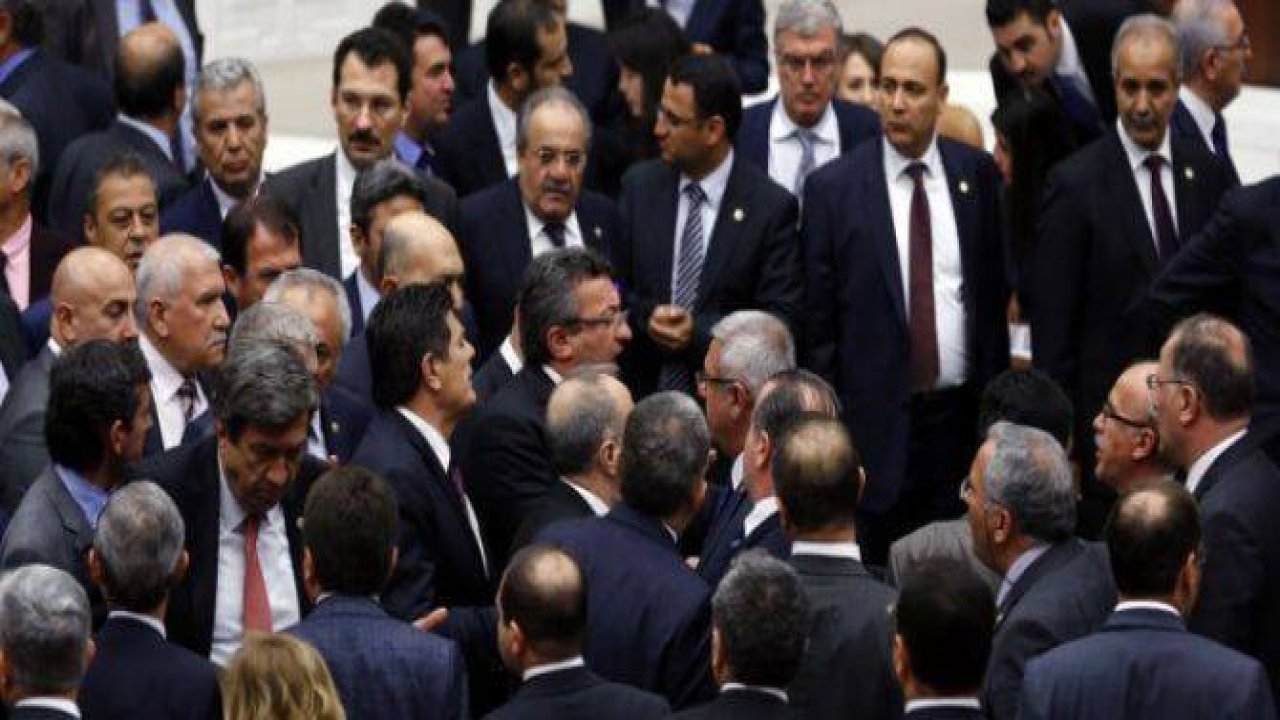 Meclis'te fotoğraf gerginliği