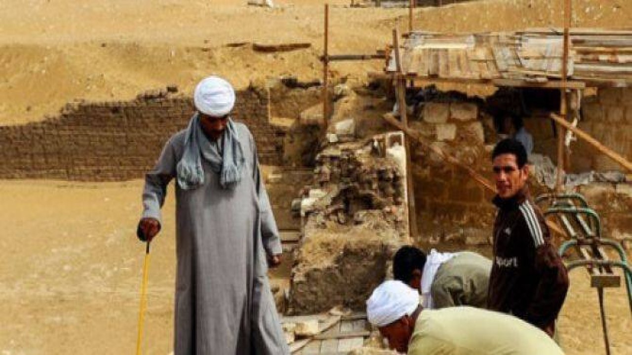 Mısır'da 3100 yıllık mezar bulundu