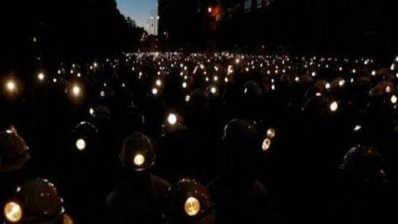 Enkaz altında bir ses bir nefes