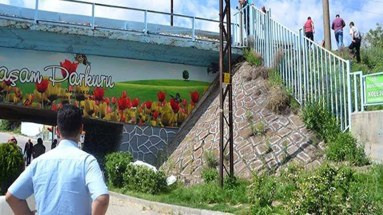 TREN YAYAYA ÇARPTI: 1 ÖLÜ