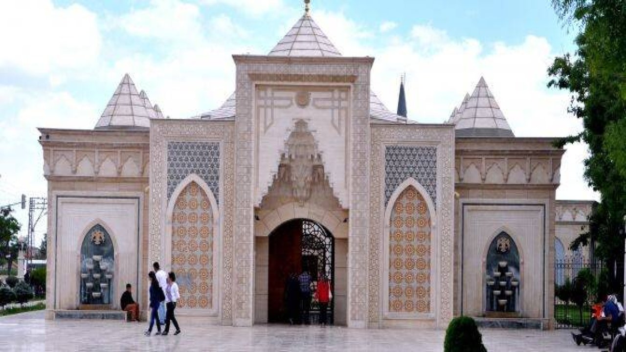 İstiklal Harbi Şehitliği'ne ziyaretçi akını