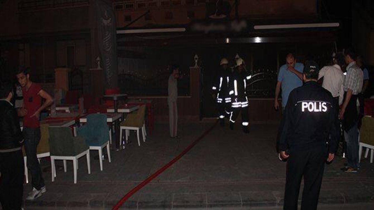 Kafede yangın paniğe yol açtı