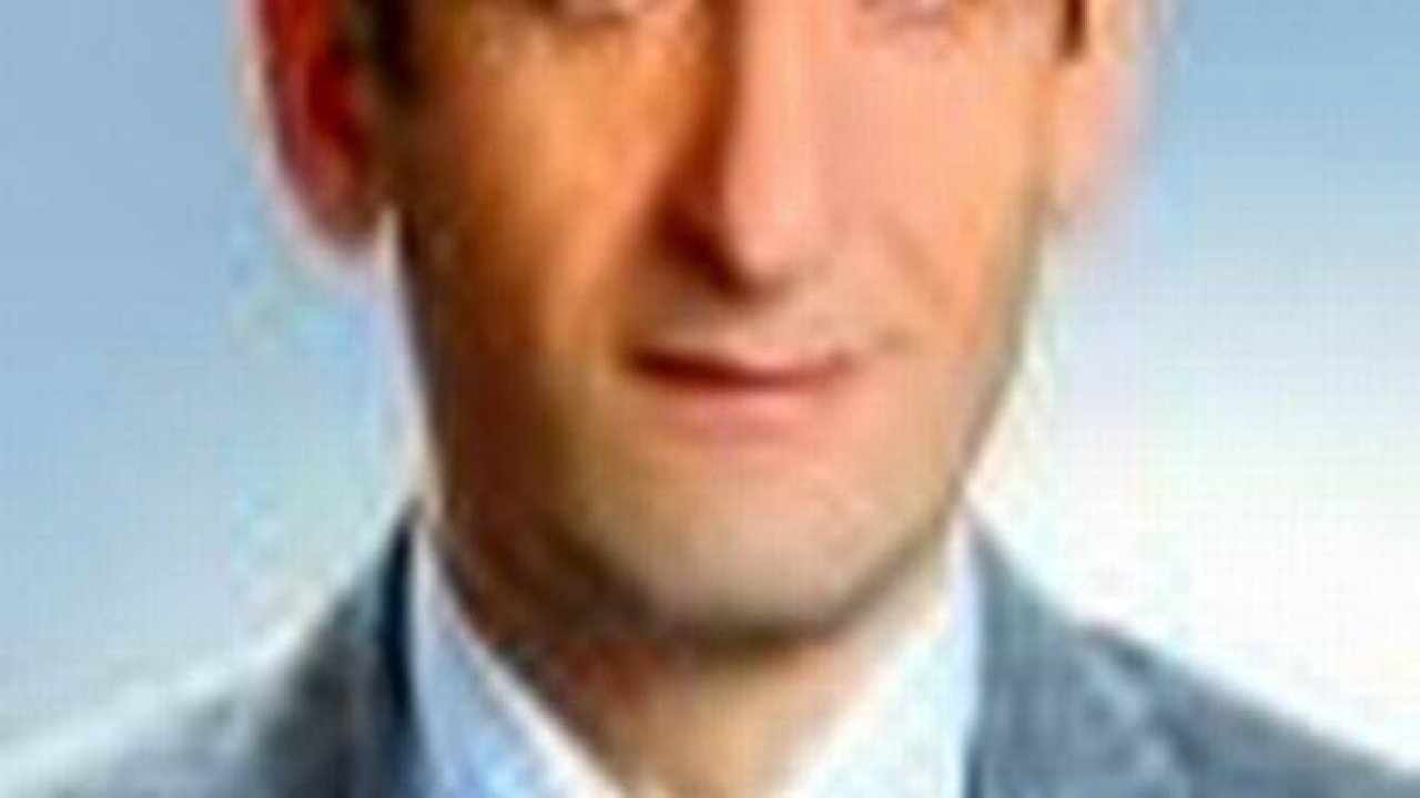 Doktor kamyonun altında kaldı