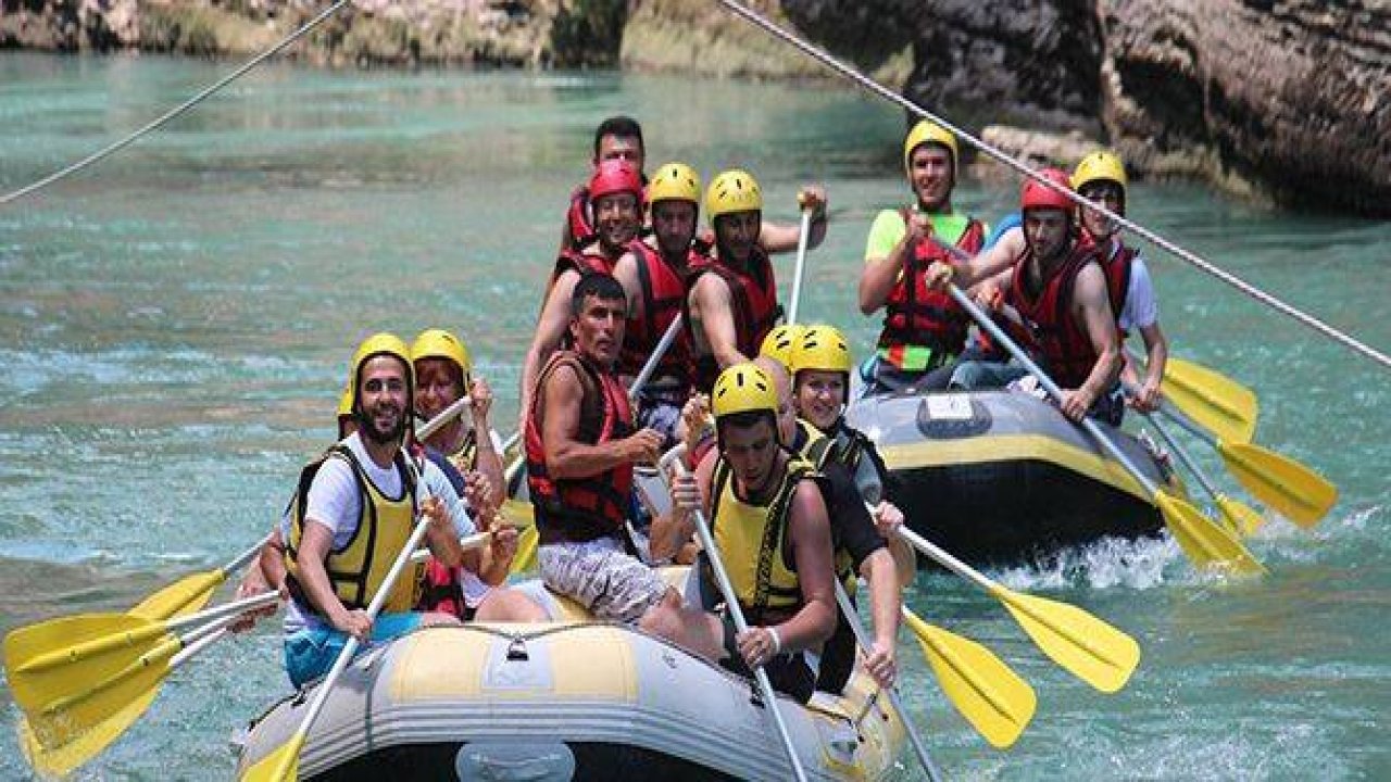 MOTOSİKLET TUTKUNLARININ KANYON GEZİSİ