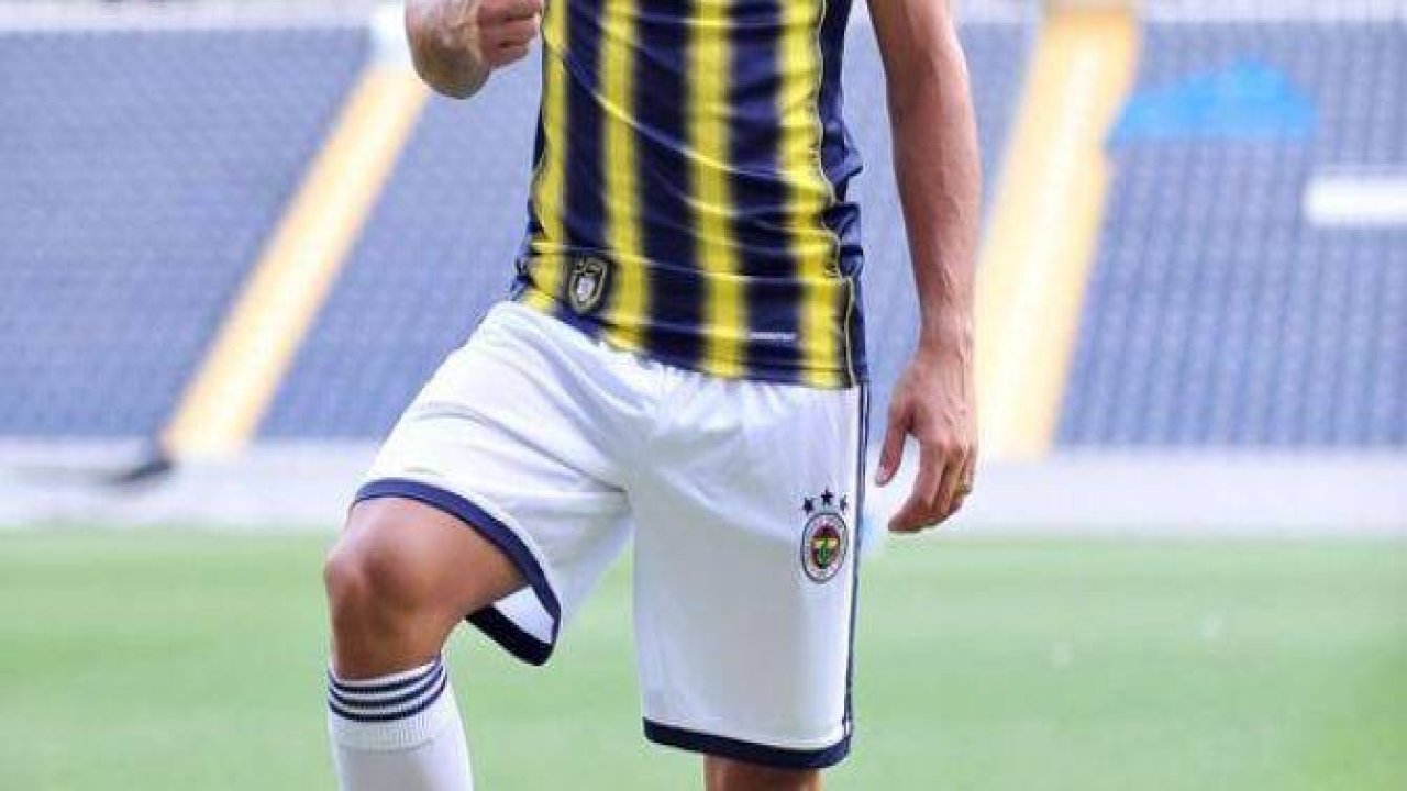 Diego imzayı attı, formayı giydi