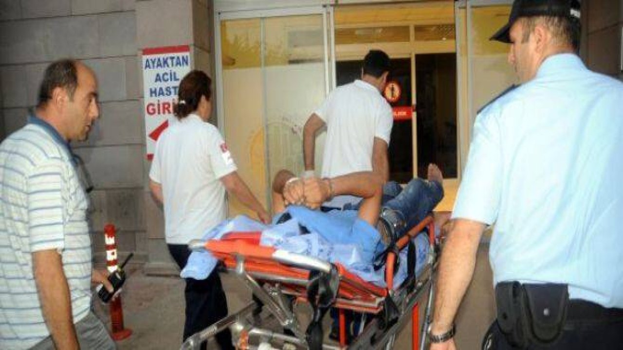 Bayrağımızı indirmeye kalkan şahıs vuruldu