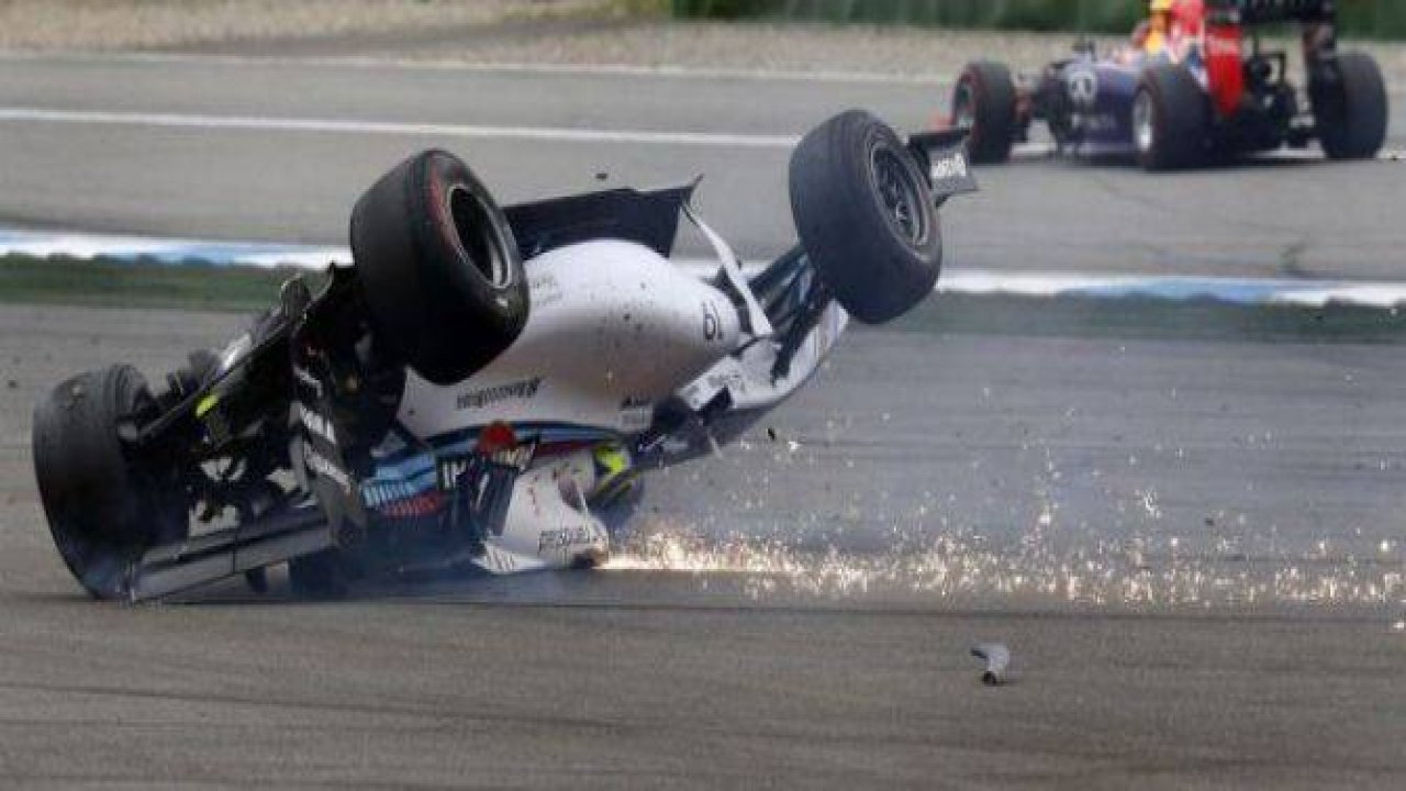 Formula 1'de feci kaza!