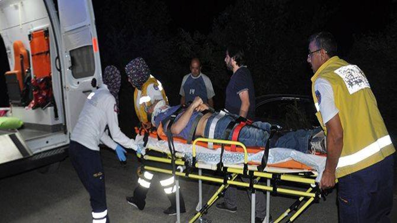 İKİ OTOMOBİL ÇARPIŞTI