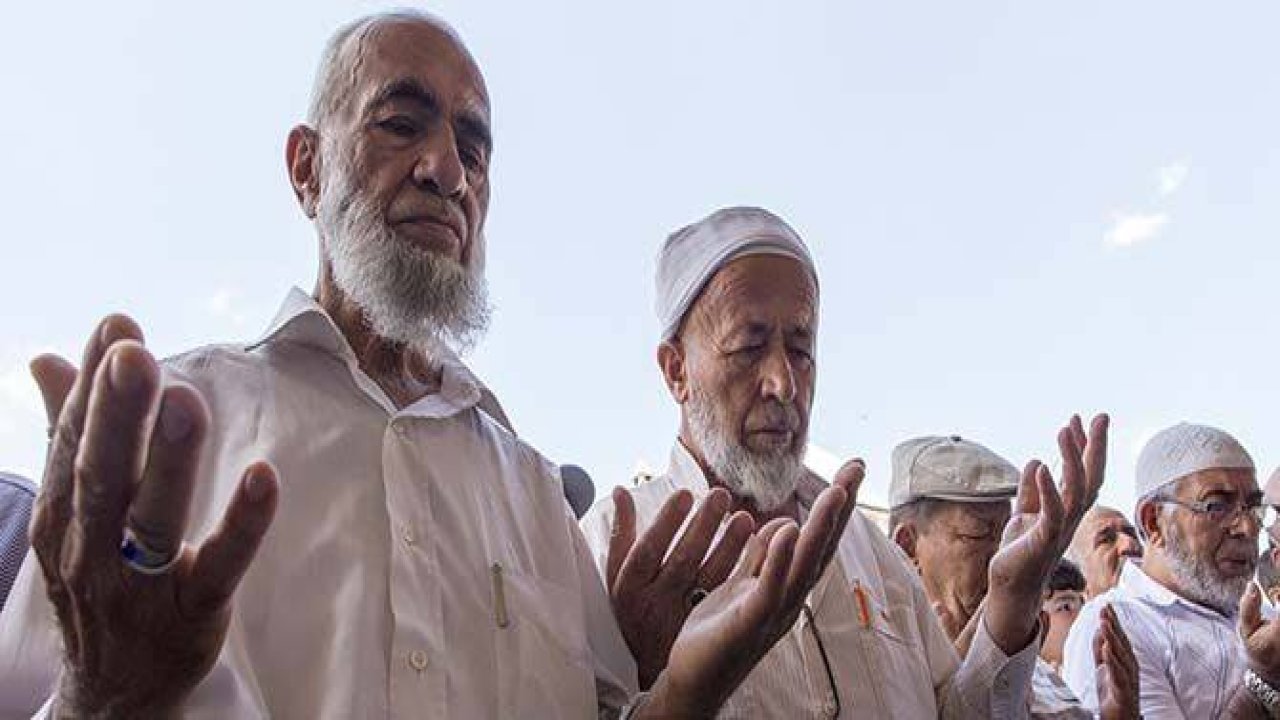 Şehitler için gıyabi cenaze namazı