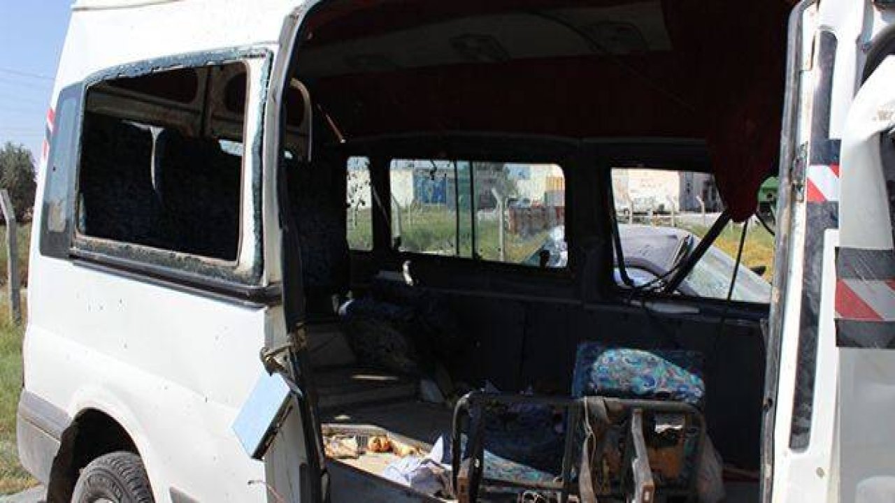 Mevsimlik işçileri taşıyan minibüs devrildi: 10 yaralı