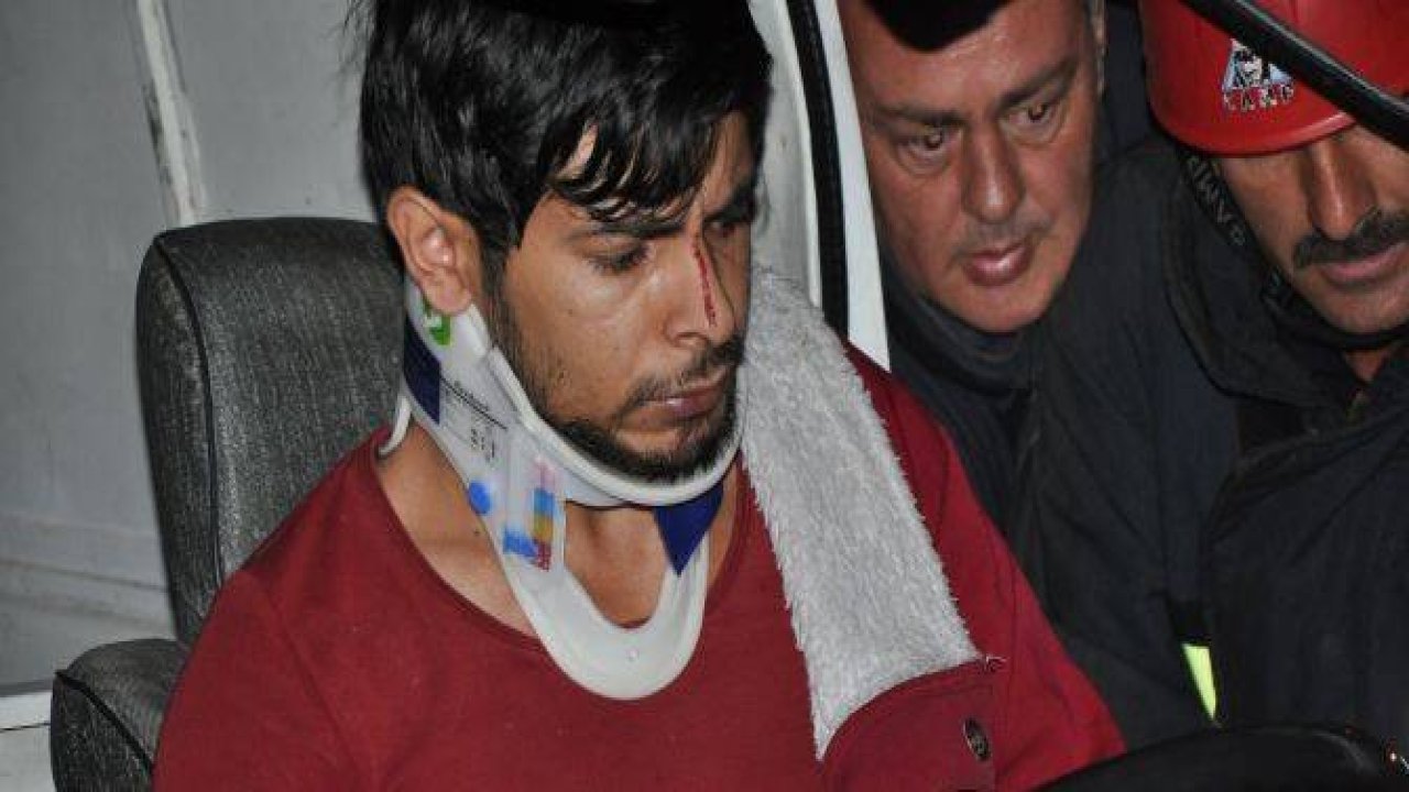 MİNİBÜS KORKULUKLARA ÇARPTI: 1 YARALI