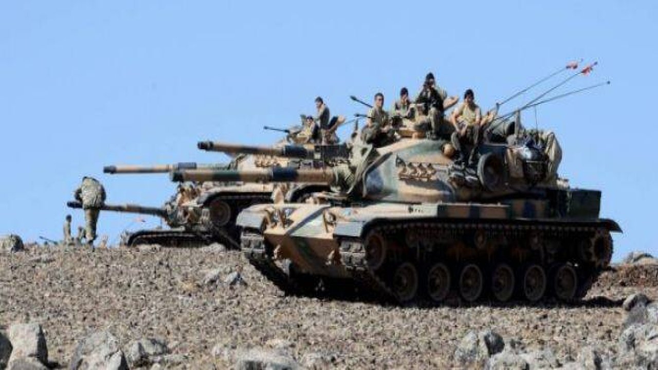 Türkiye'den Suriye sınırına tank duvarı