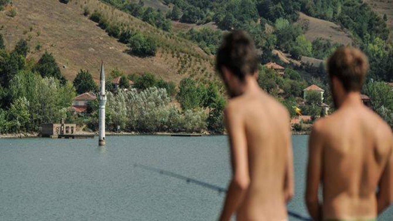 Kızılırmak'taki "batık minare"