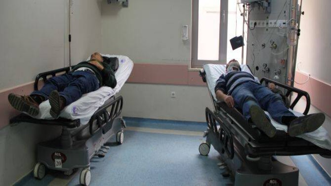 Polis otobüsü devrildi: 23 yaralı