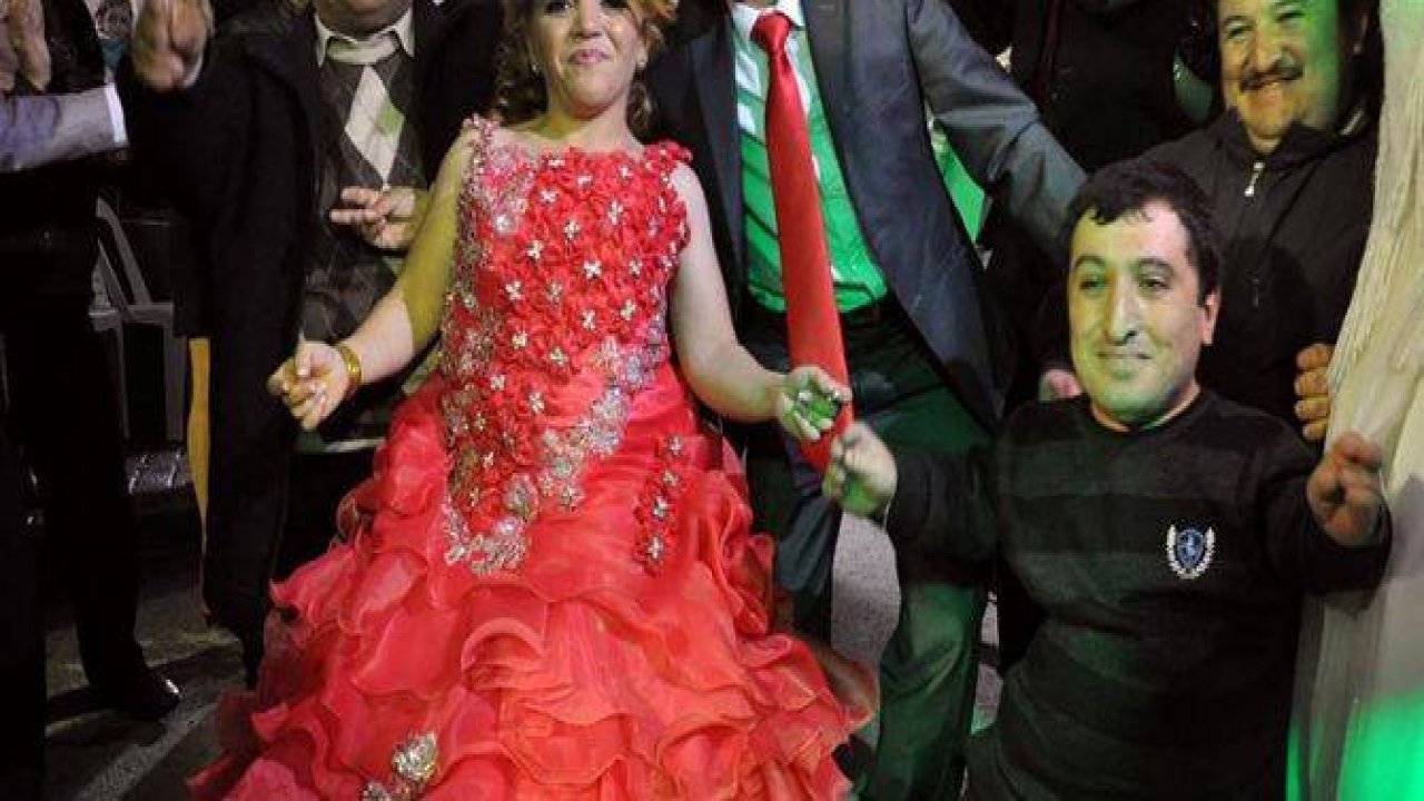 Boyları kısa ama aşkları çok büyük