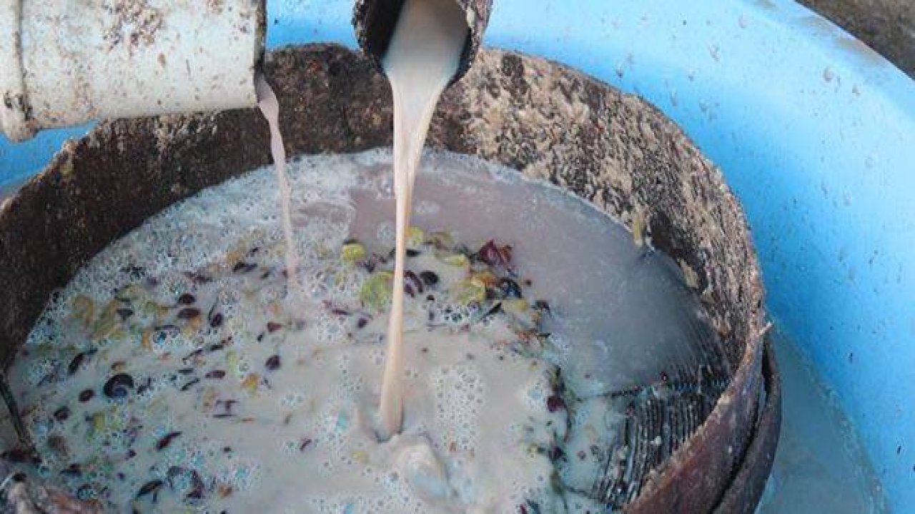 Köylü kadınların zorlu pekmez mesaisi