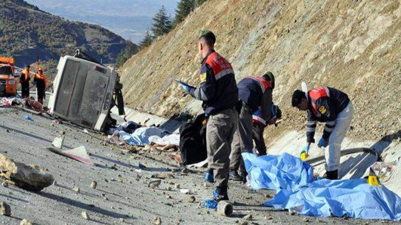 Feci kazada 16 ölü