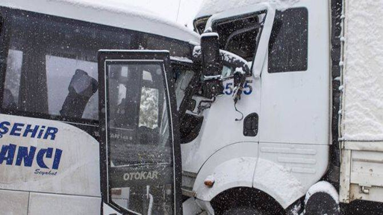 Kent ormanı yakınlarında feci kaza