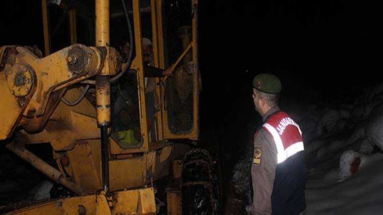 Yaylada mahsur kalan besici kurtarıldı