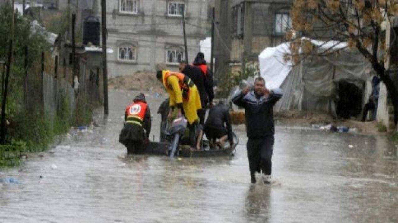 Refah kentinde sağanak