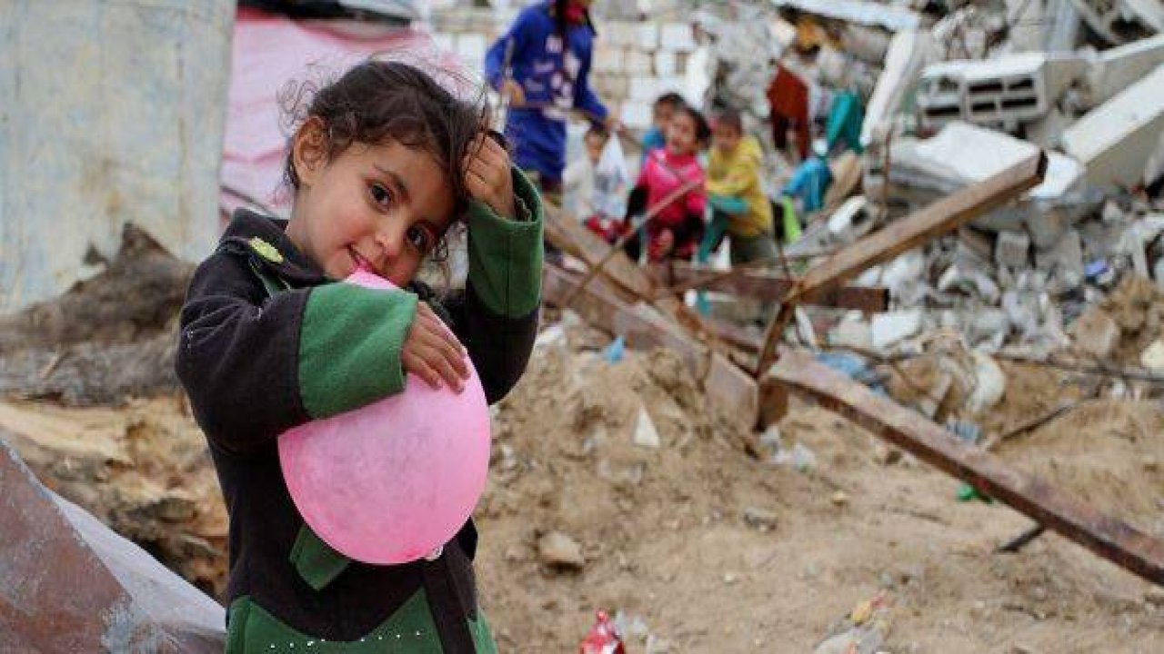 Gazze'de evsiz ailelerin yaşam mücadelesi