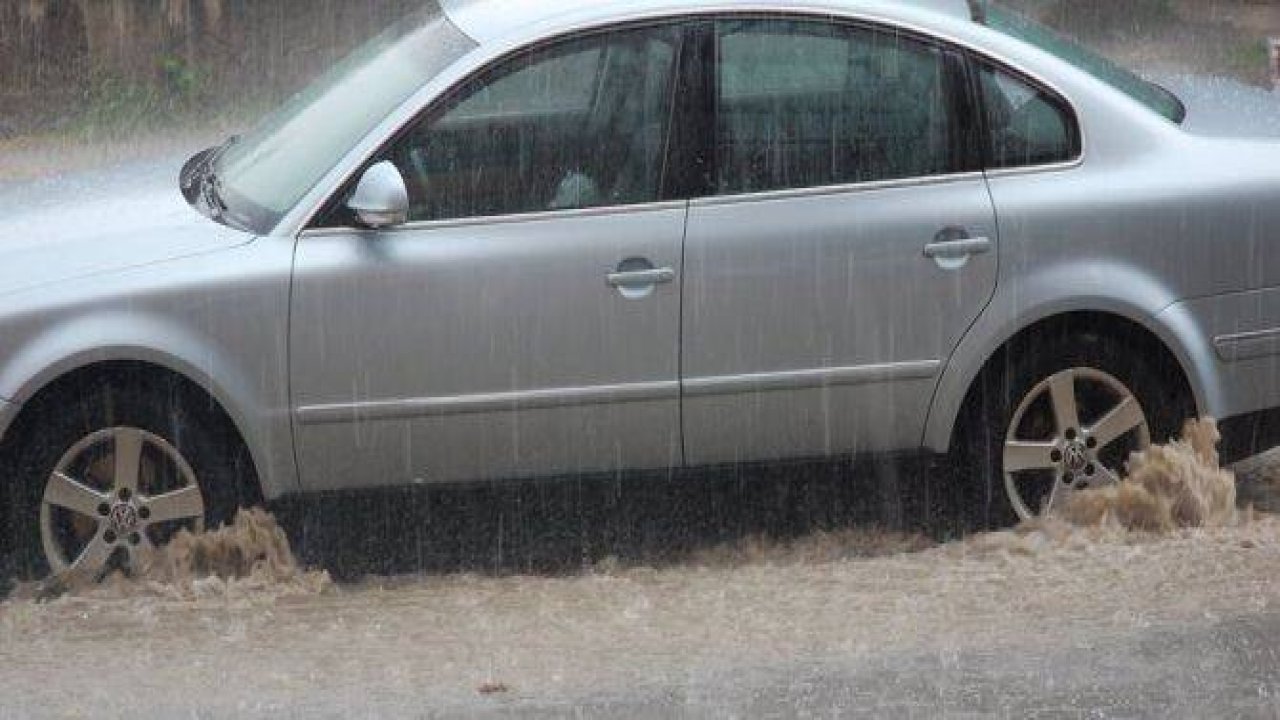 Akşehir'i sel vurdu!