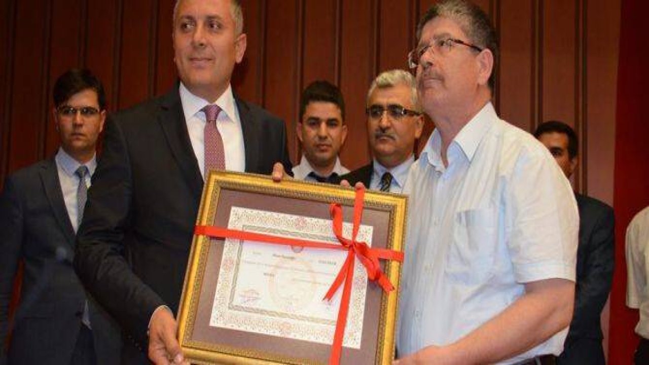 Ak Partili vekiller mazbatalarını aldı