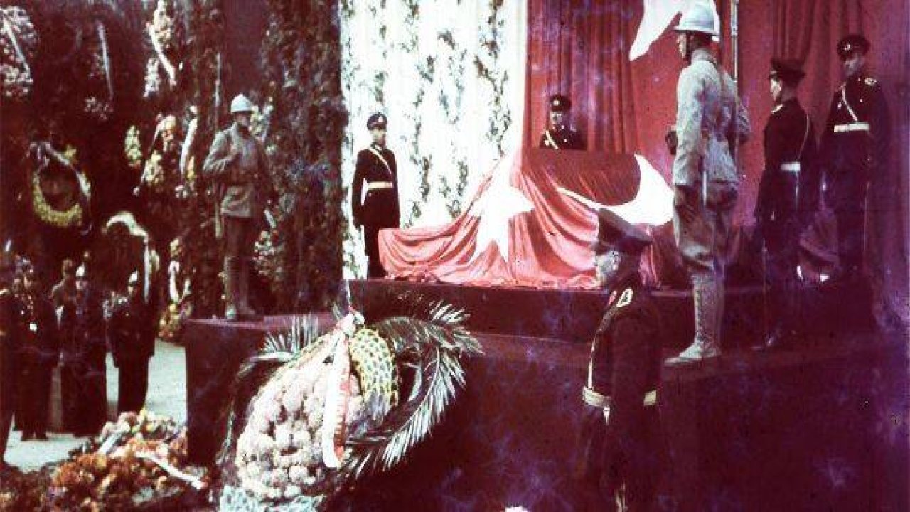 Gazi Mustafa Kemal'in naaşı böyle taşındı